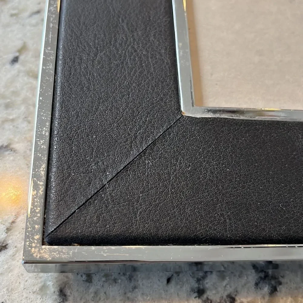Harley Davidson picture frame with metal logo